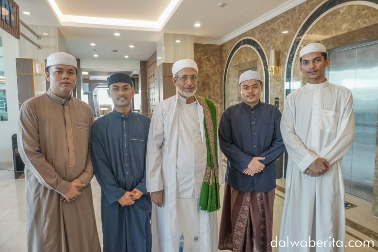 KEDATANGAN REKTOR UNIVERSITAS AL-AHQAF  Prof.Dr.ABDULLAH BAHARUN