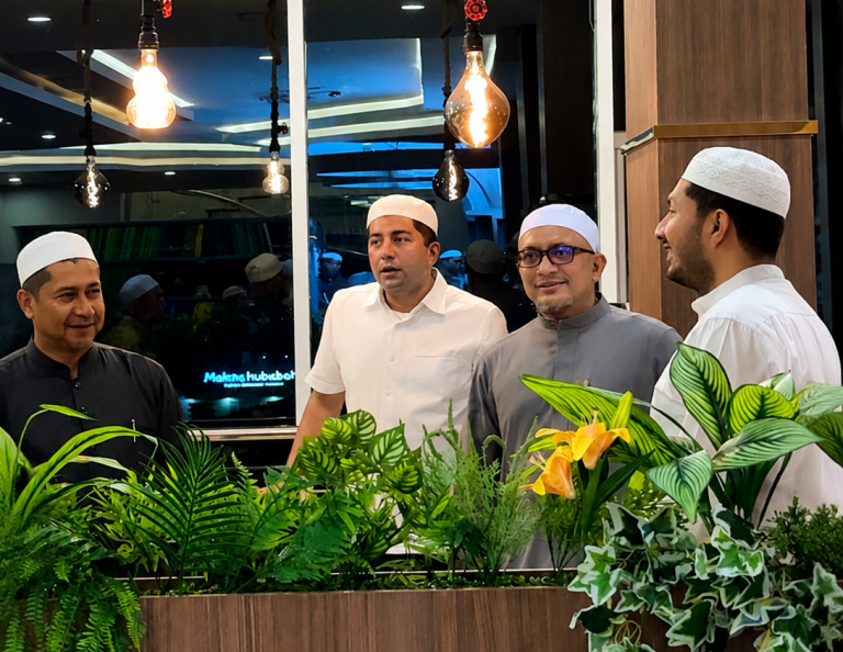 Kunjungan Direktur Madani Prabu Jaya Travel Haji & Umrah ke Perpustakaan Dalwa